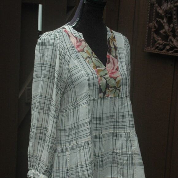 Anthropologie XSP Sparkly Floral Neckline Plaid Blouse NEW - Picture 3 of 7